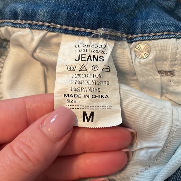 No name destroyed stretchy denim shorts - Picture 3 of 3